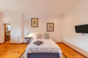 Observatory - Private Unit 3 with Private EnSuite Bathroom. AirCon & SMART TV, Johannesburg